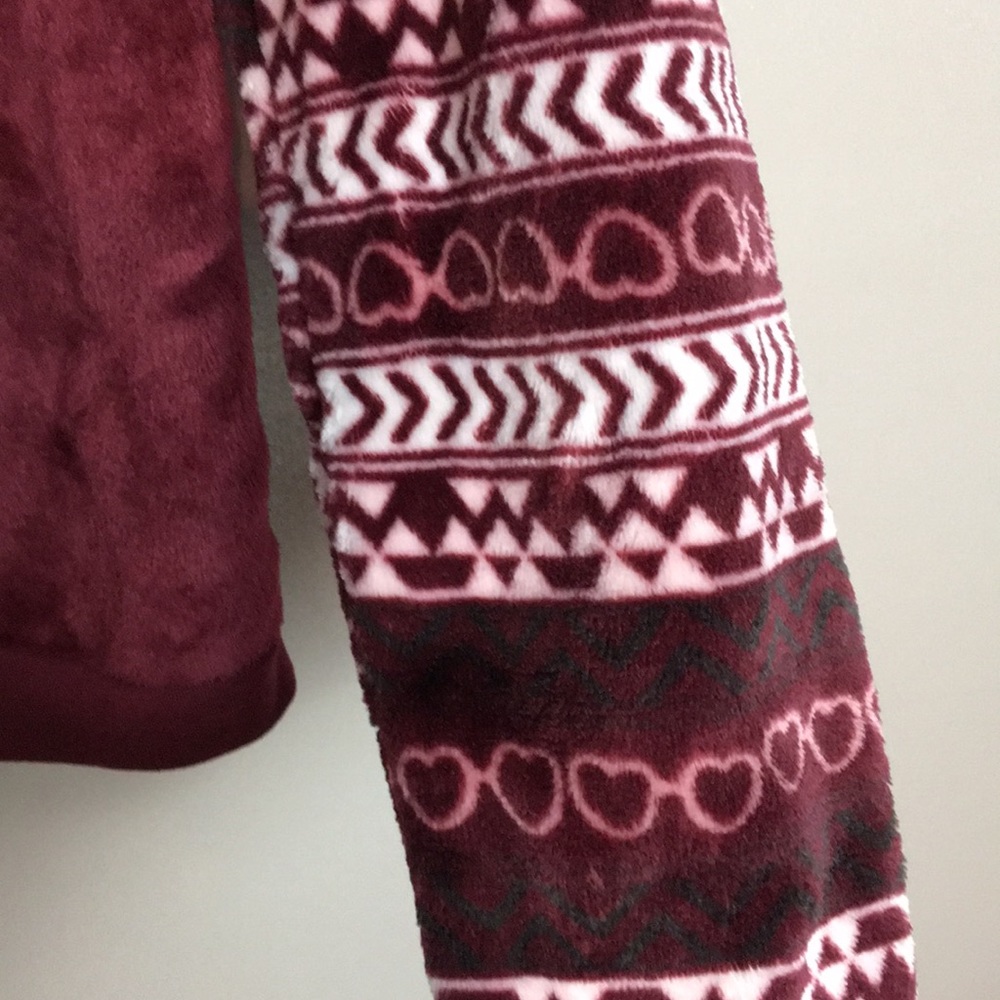 Cold Crush DRAMA LLAMA Soft Cozy Graphic Sweater - Picture 9 of 14